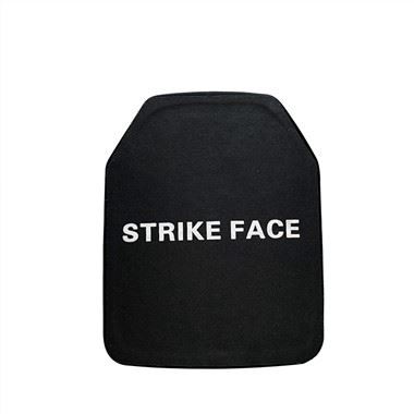 Nij IV stå langs skuddsikker plate for militære